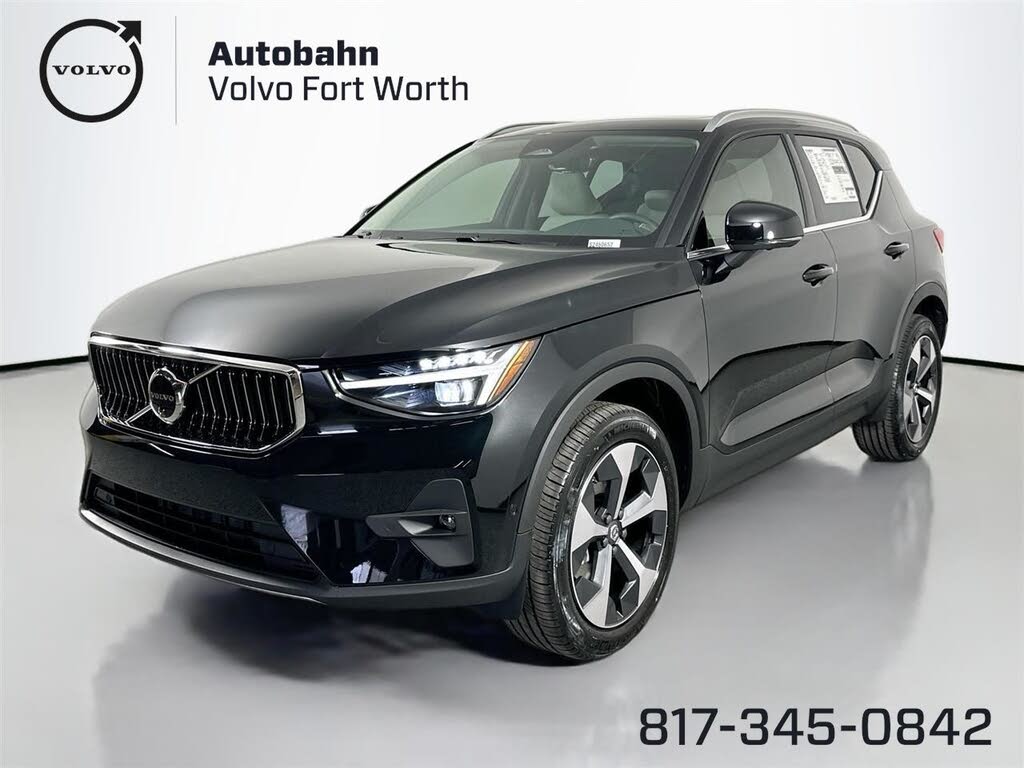 2025 Volvo XC40 B5 Plus Bright Theme AWD