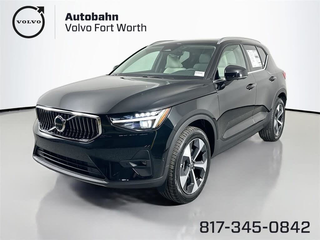 2025 Volvo XC40 B5 Plus Bright Theme AWD