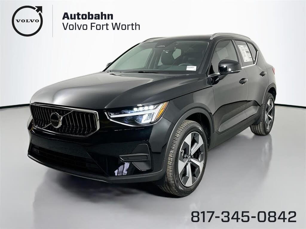 2025 Volvo XC40 B5 Core Bright Theme AWD