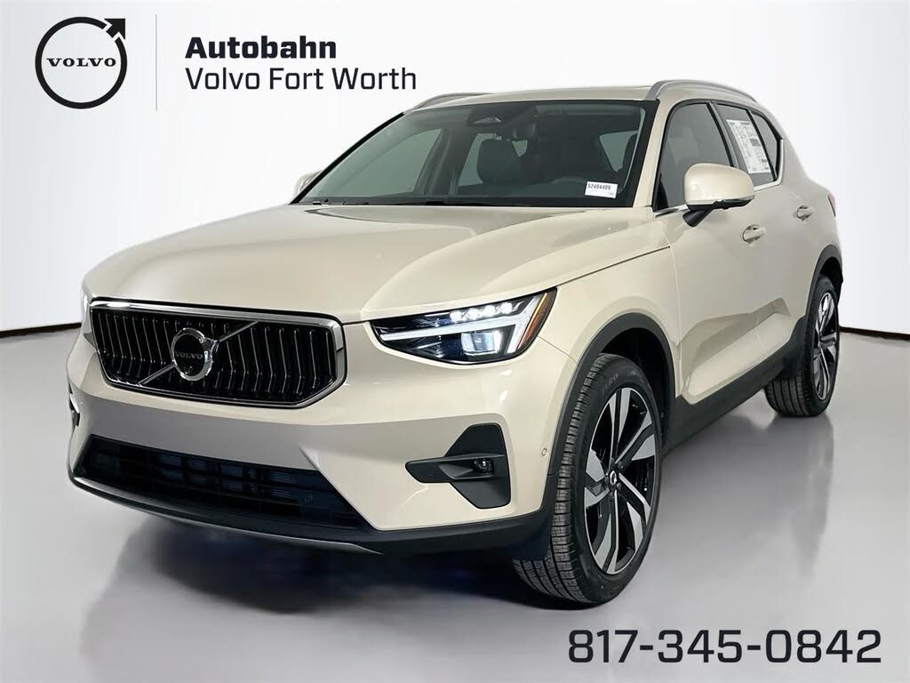 2025 Volvo XC40 B5 Ultra Bright Theme AWD