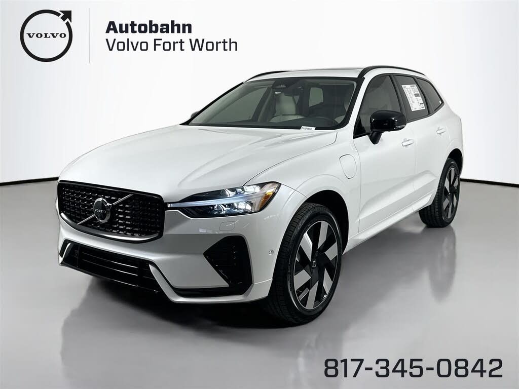 2025 Volvo XC60 Recharge T8 Plus Dark Theme eAWD
