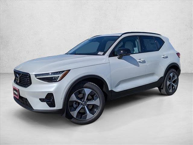 2026 Volvo XC40 B5 Plus AWD