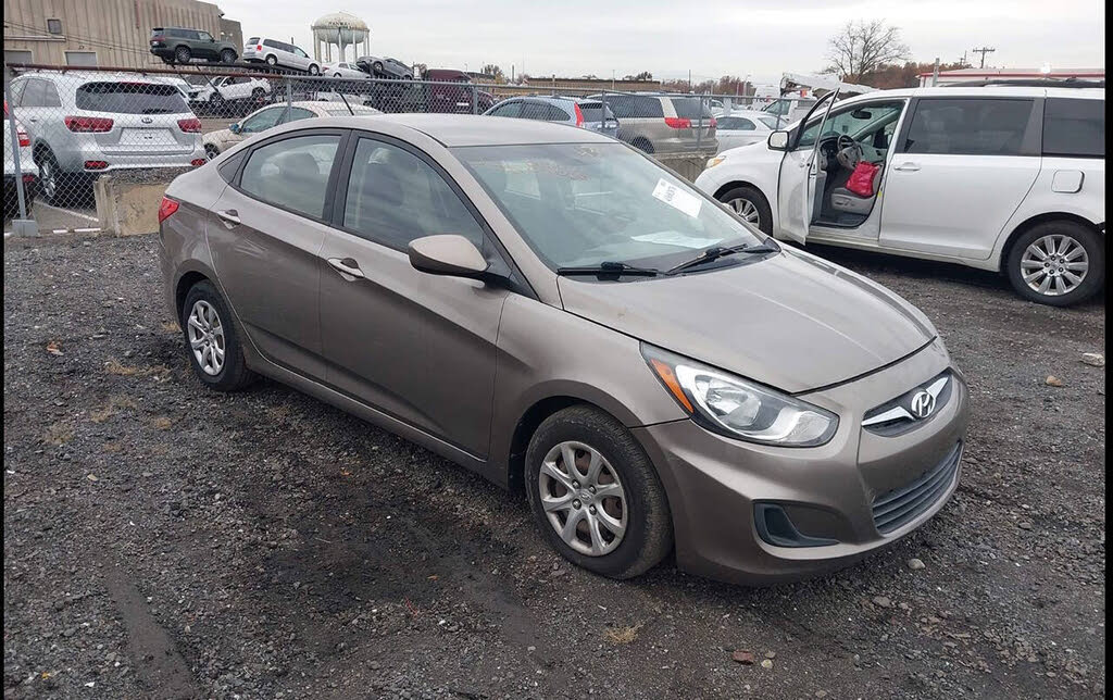 2014 Hyundai Accent GLS Sedan FWD