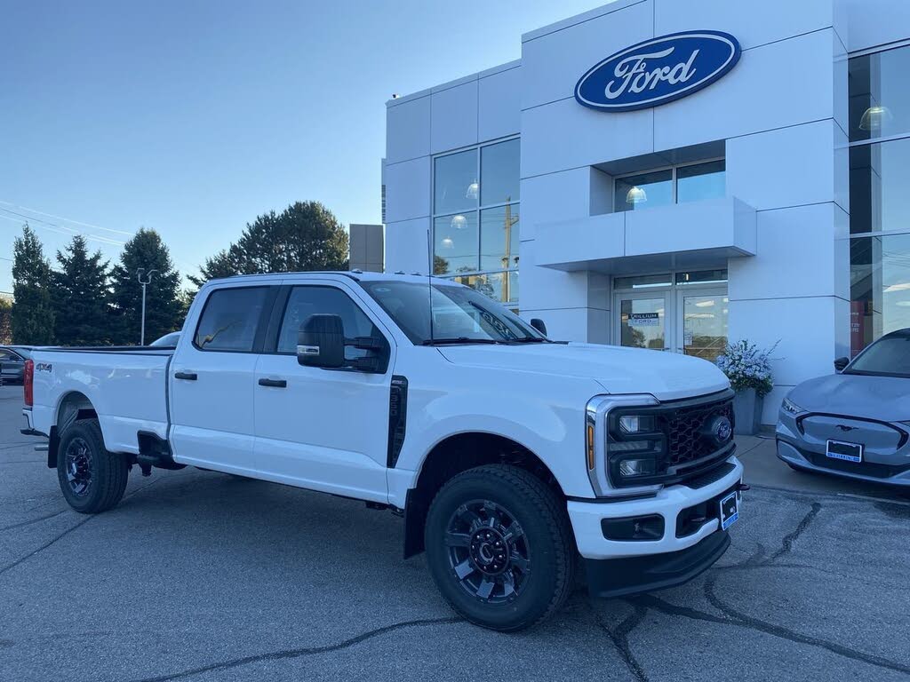 2026 Ford F-350 Super Duty XL Crew Cab 4WD