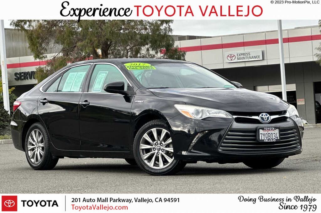 2017 Toyota Camry Hybrid XLE FWD