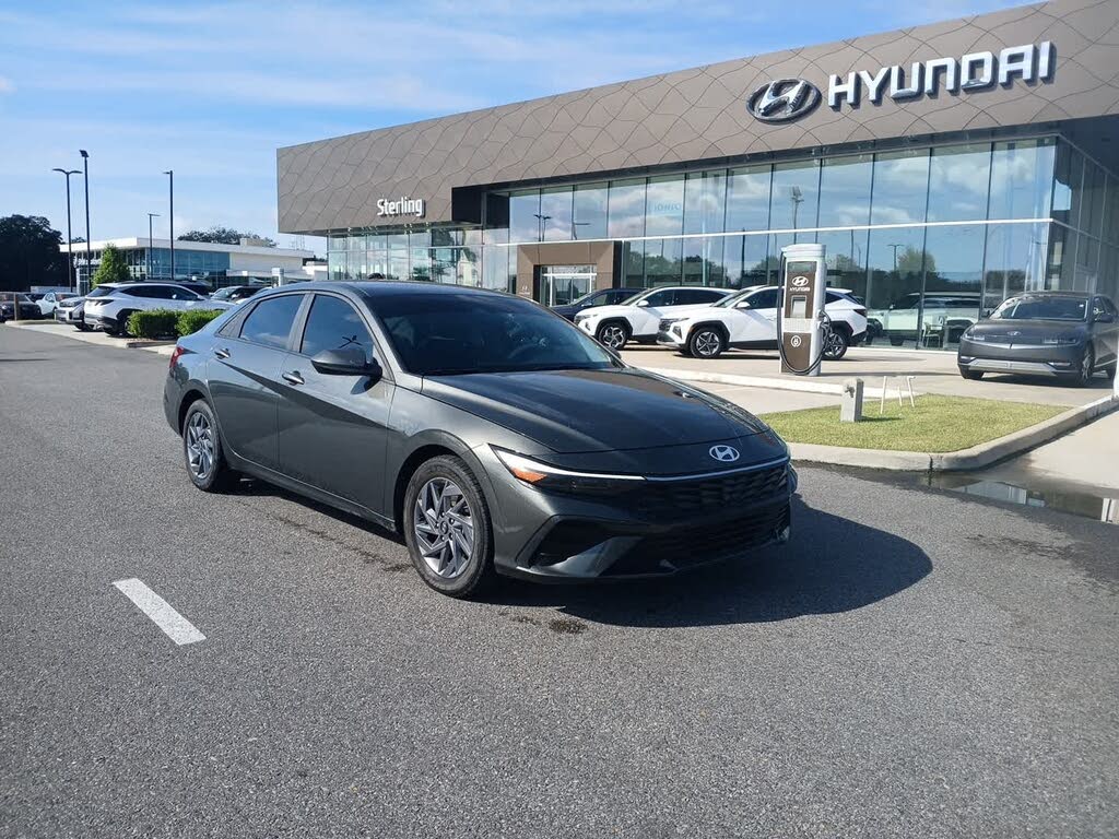 2024 Hyundai Elantra SEL FWD