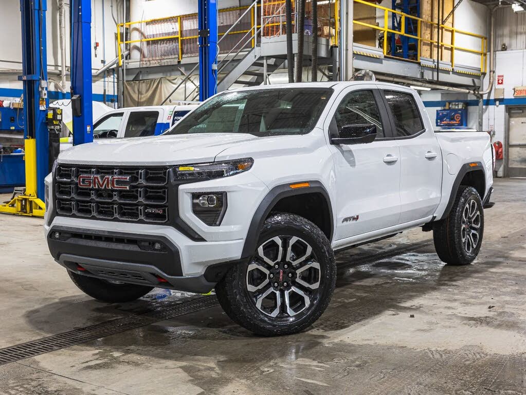 2025 GMC Canyon AT4 Crew Cab 4WD