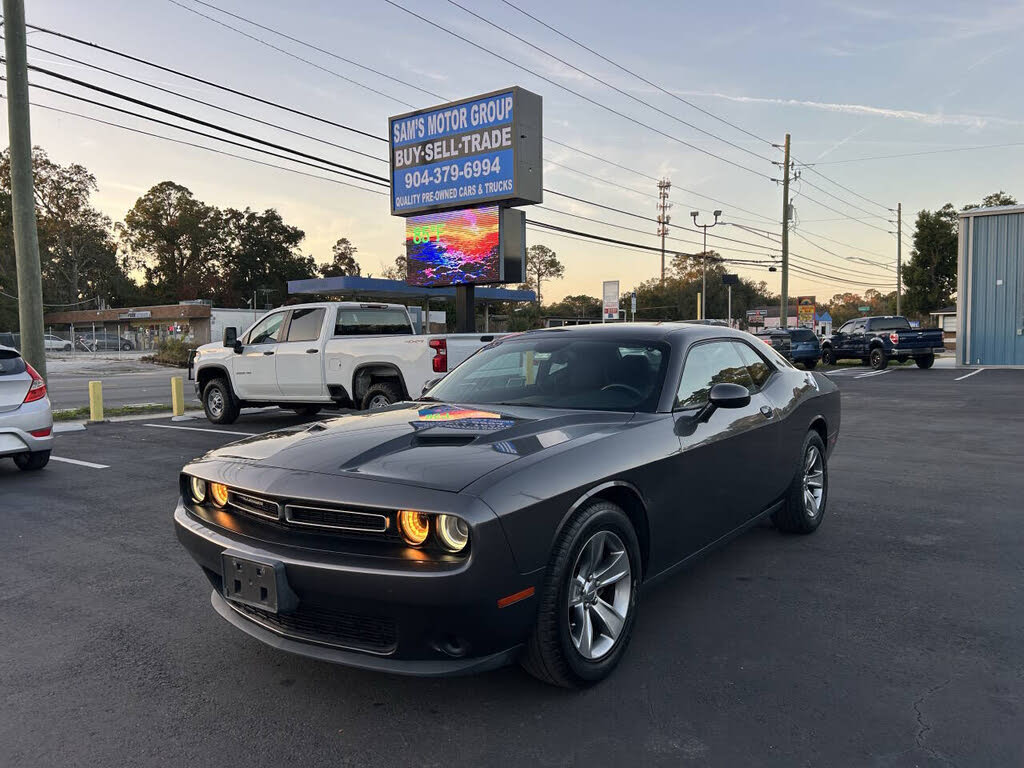 2015 Dodge Challenger SXT RWD
