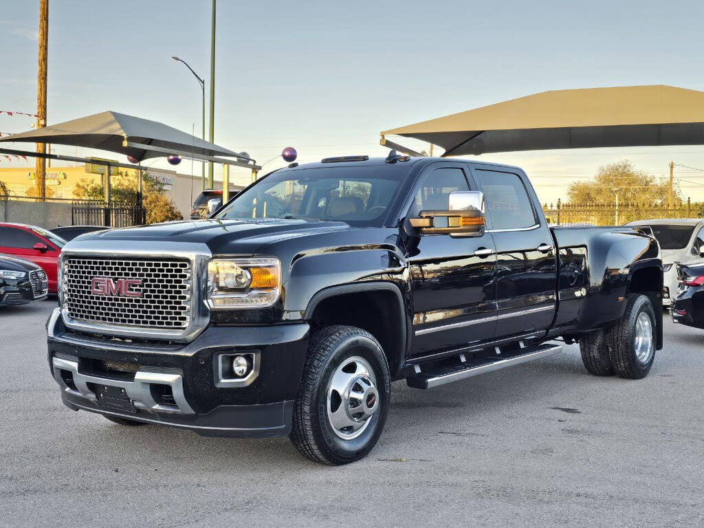 2016 GMC Sierra 3500HD Denali Crew Cab LB DRW 4WD