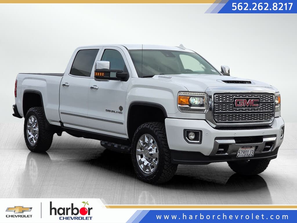 2018 GMC Sierra 2500HD Denali Crew Cab SB 4WD