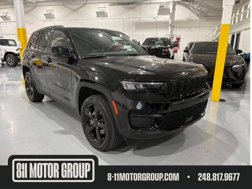 2023 Jeep Grand Cherokee Altitude 4WD