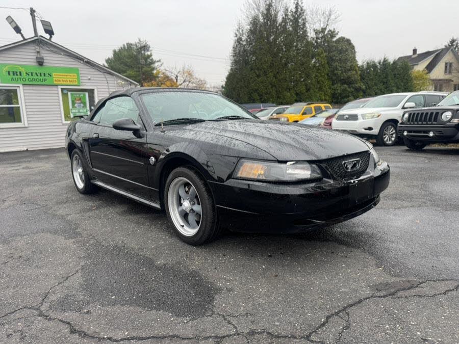 2004 Ford Mustang Deluxe Convertible RWD