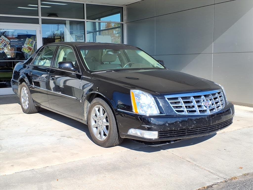 2010 Cadillac DTS Luxury FWD