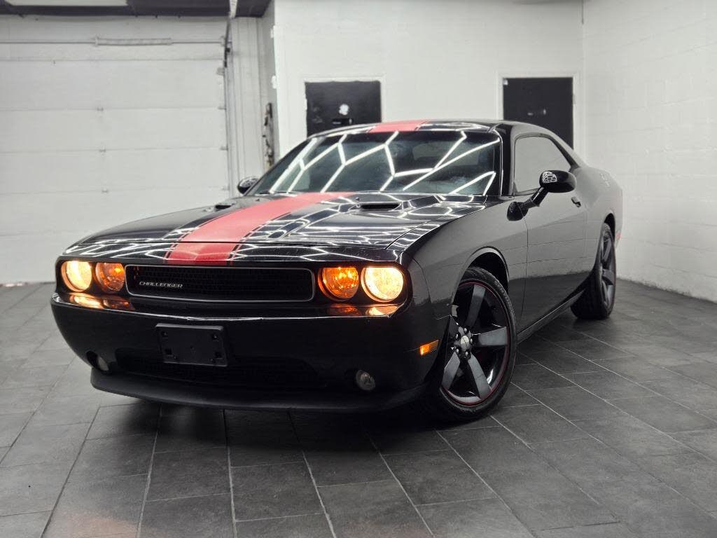 2012 Dodge Challenger SXT RWD