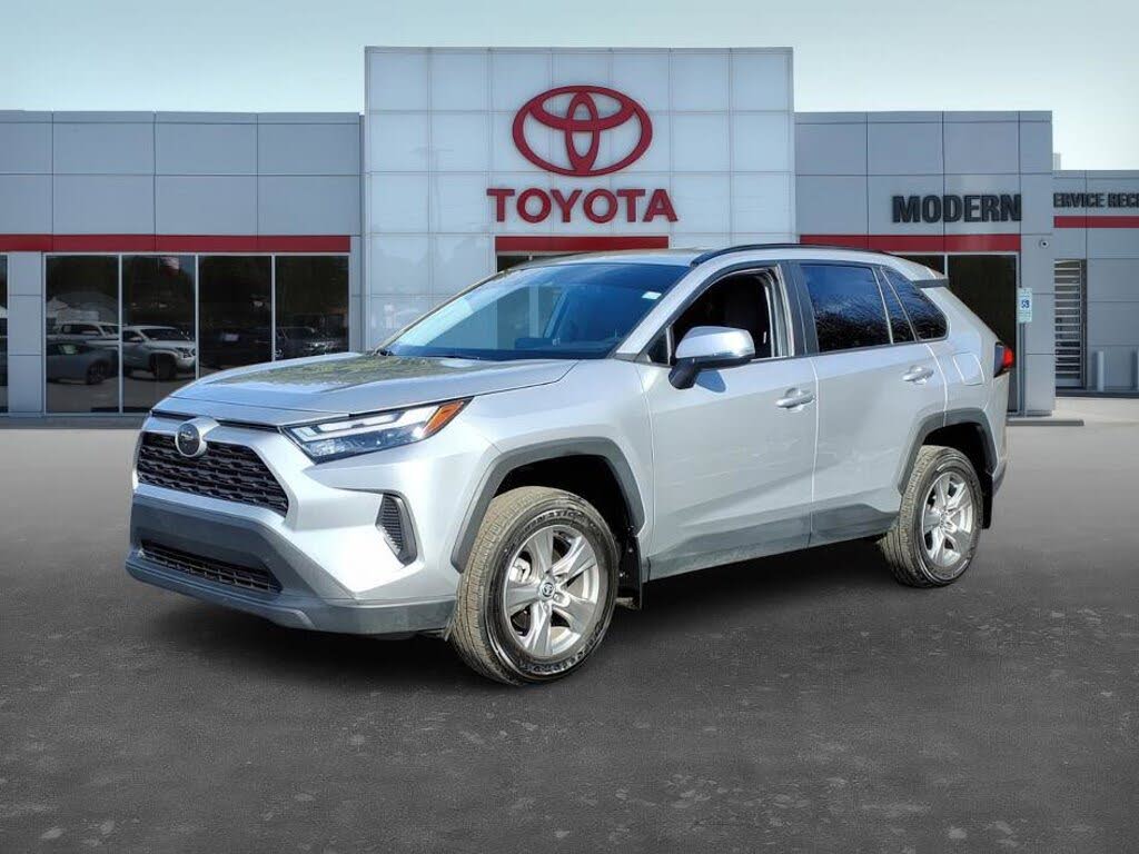 2024 Toyota RAV4 XLE FWD