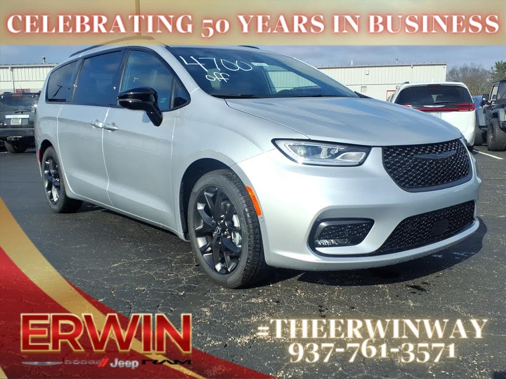 2026 Chrysler Pacifica Select FWD