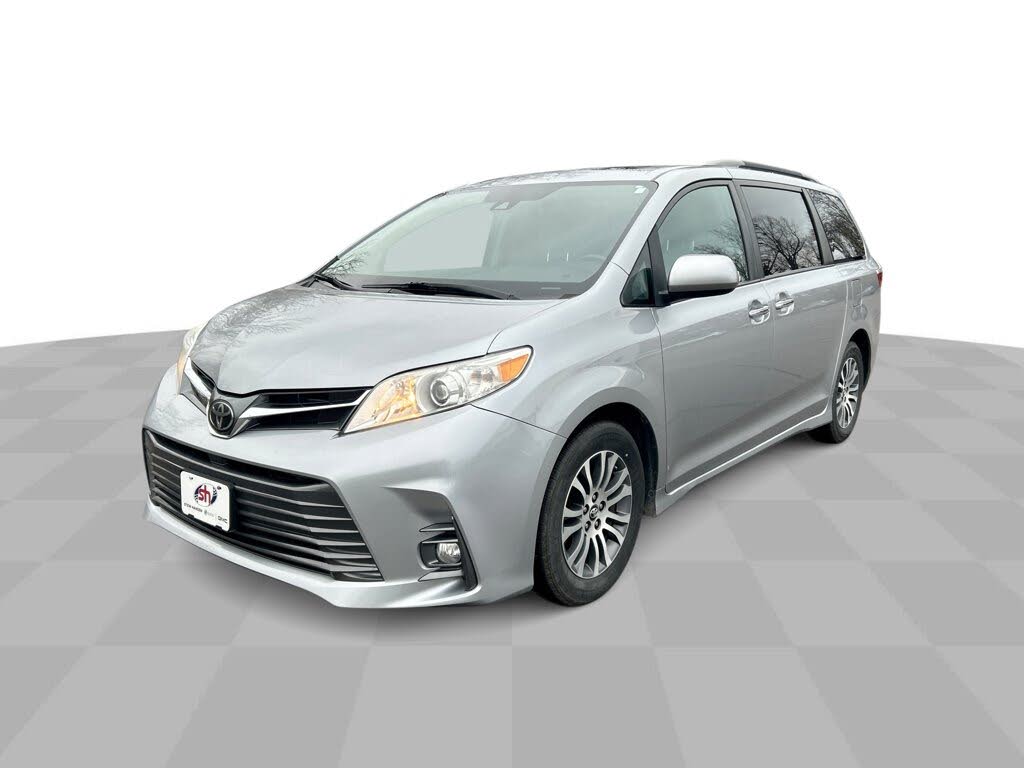 2018 Toyota Sienna XLE Premium 8-Passenger FWD