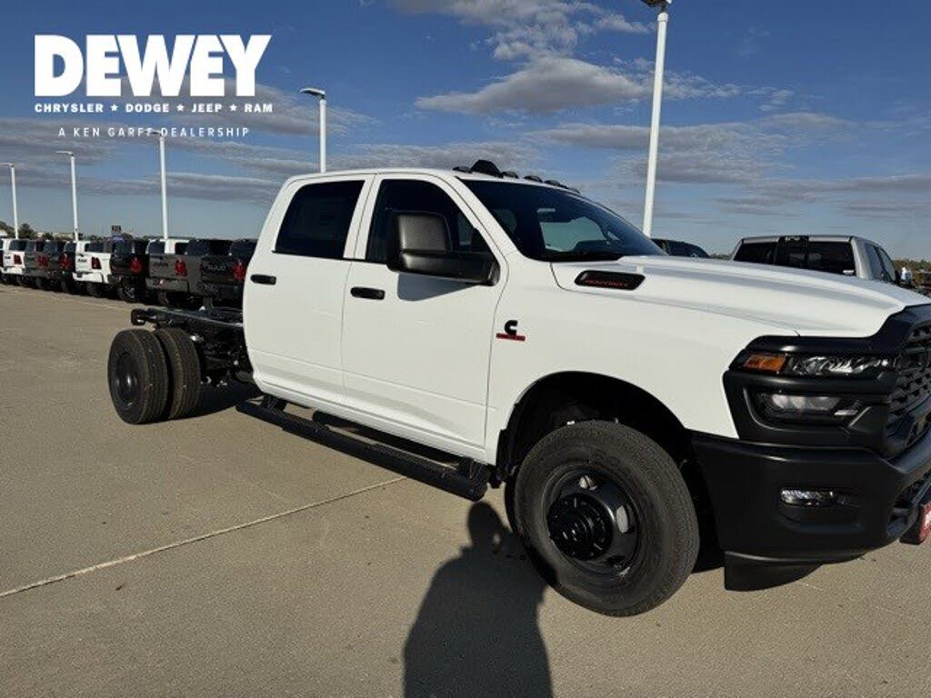 2026 RAM 3500 Chassis Tradesman Crew Cab LB DRW 4WD