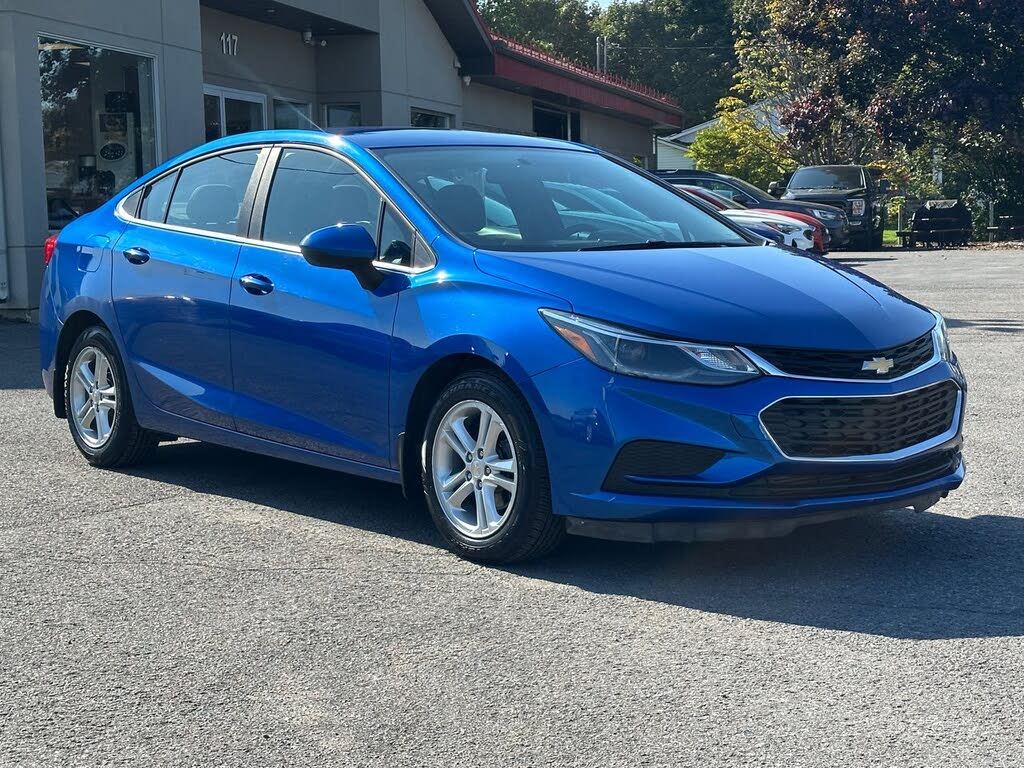 Chevrolet Cruze LT Sedan FWD 2018