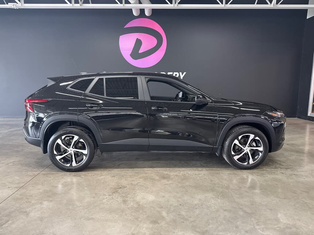 2024 Chevrolet Trax RS with 1RS FWD