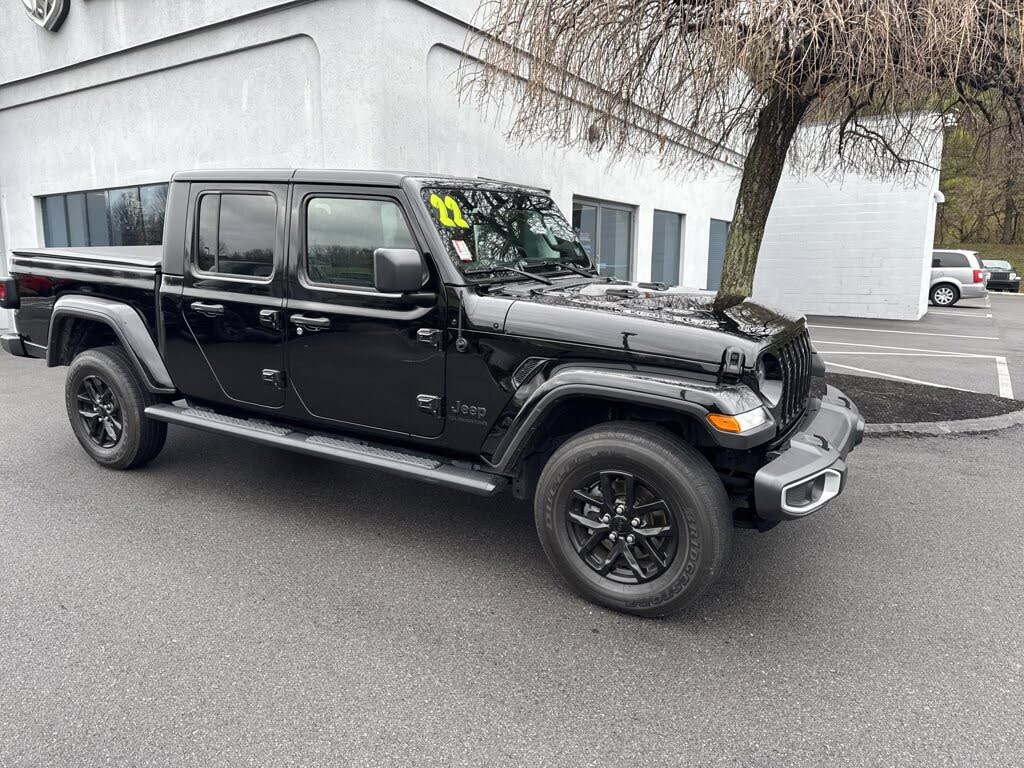 2022 Jeep Gladiator Sport S Crew Cab 4WD
