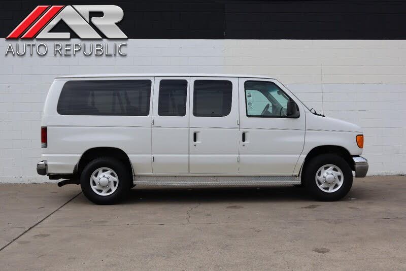 2003 Ford E-Series E-350 Super Duty XL Passenger Van