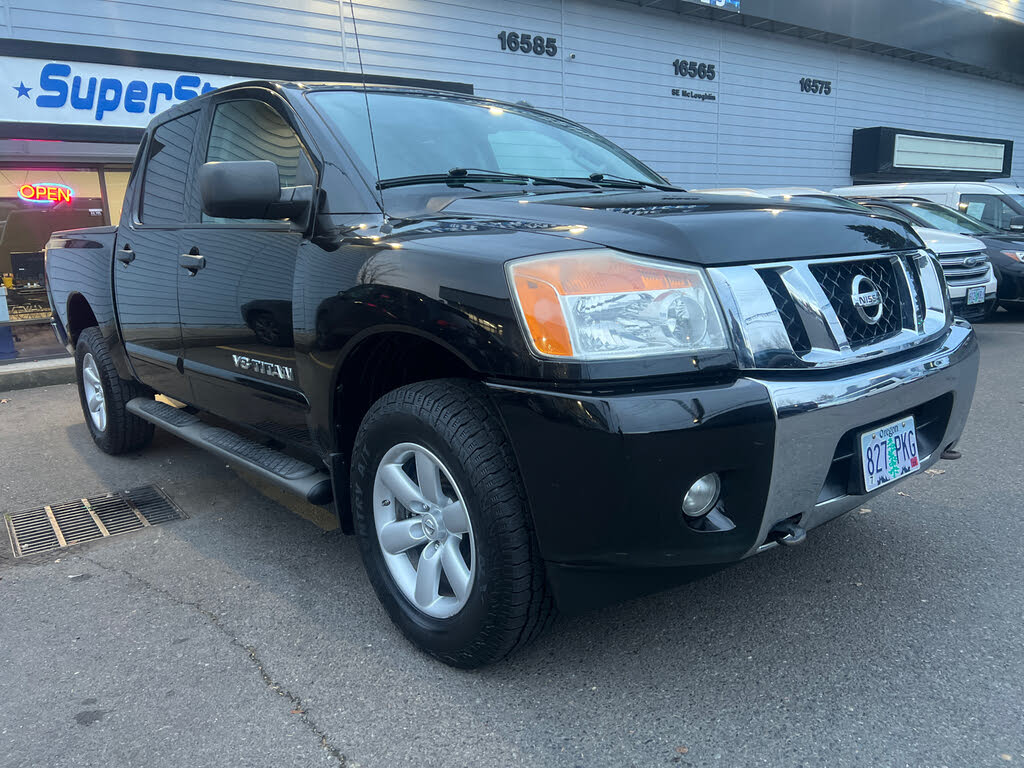 2013 Nissan Titan SV Crew Cab 4WD