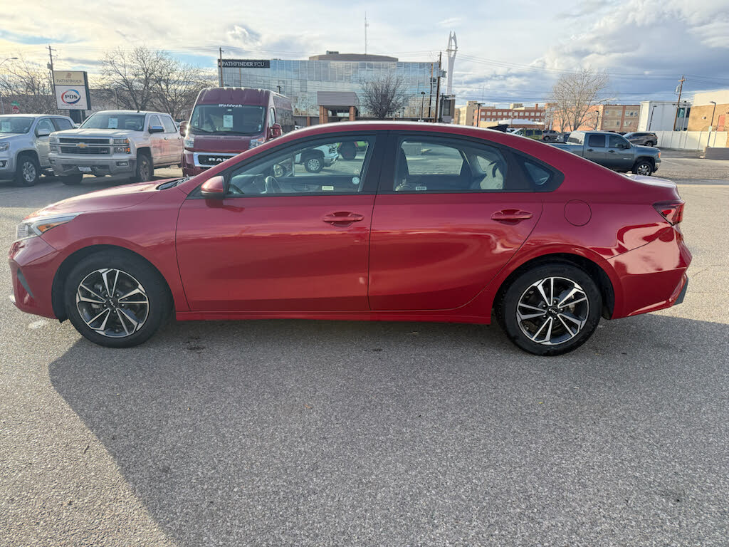 2024 Kia Forte LXS FWD