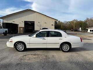 2011 Lincoln Town Car Signature Limited