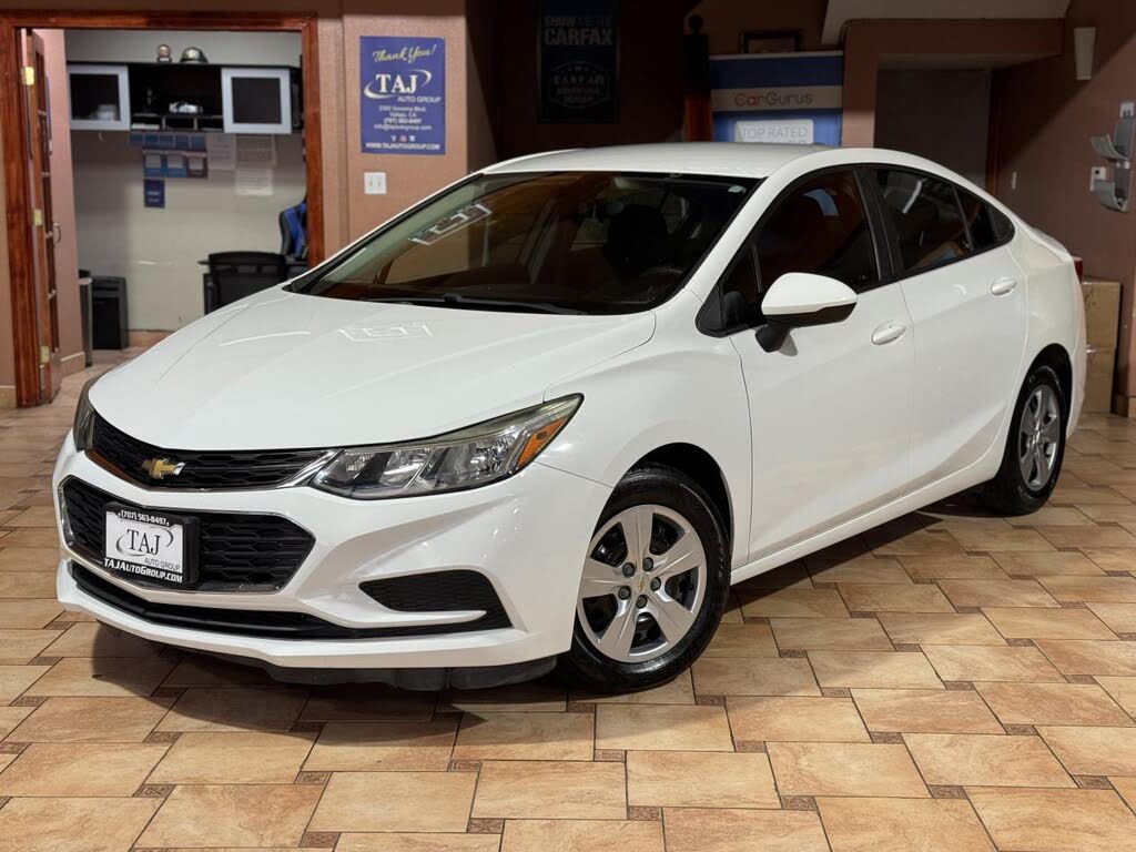 2017 Chevrolet Cruze LS Sedan FWD