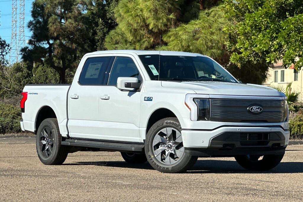2025 Ford F-150 Lightning Lariat SuperCrew AWD
