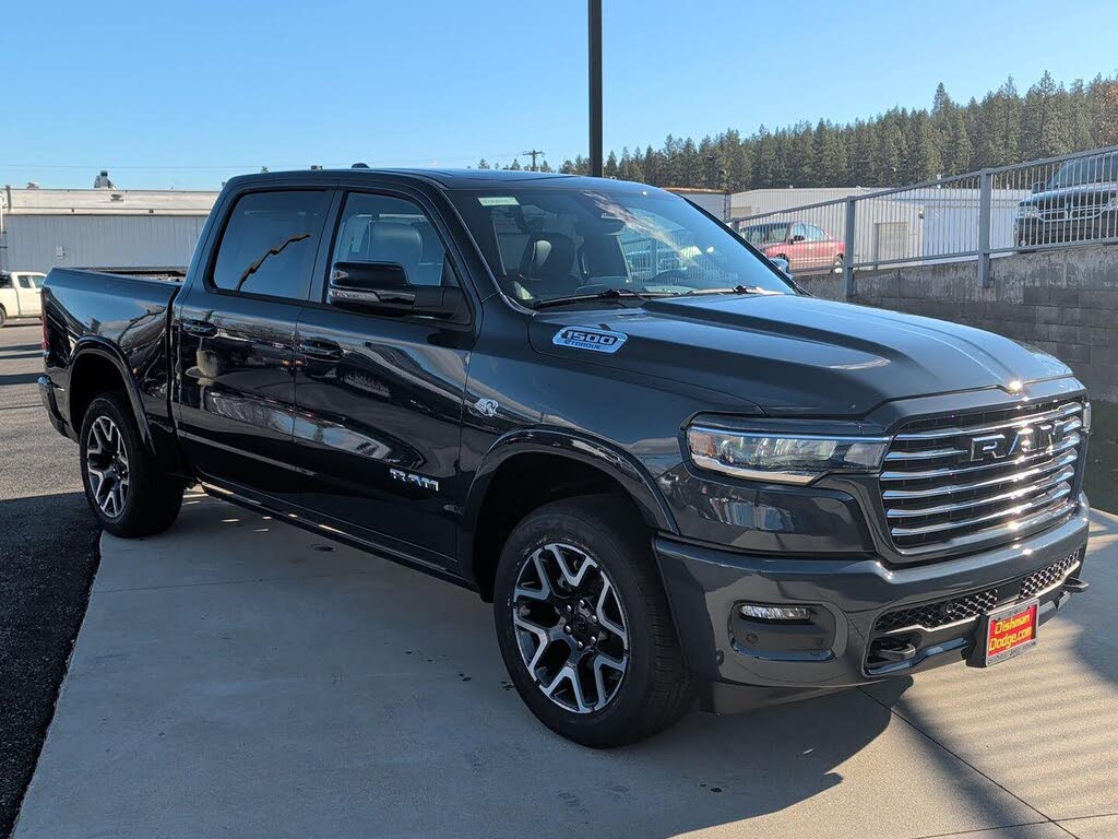 2026 RAM 1500 Laramie Crew Cab 4WD