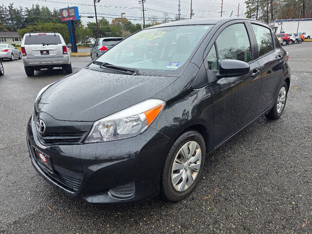 2012 Toyota Yaris LE 2dr Hatchback