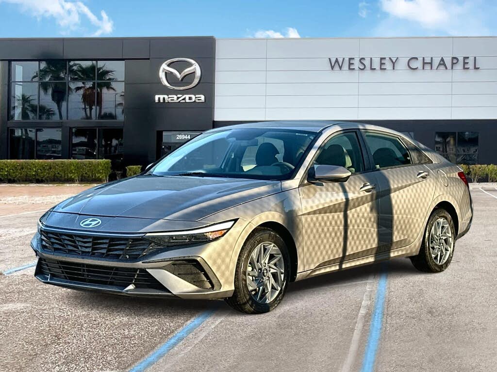 2024 Hyundai Elantra SEL FWD
