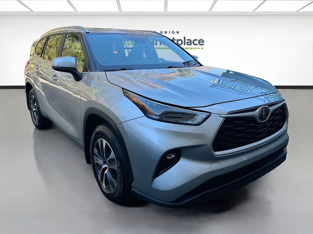 2024 Toyota Highlander XLE FWD