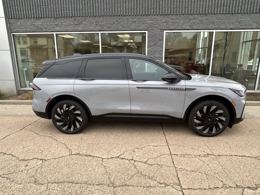 2026 Lincoln Nautilus Reserve AWD
