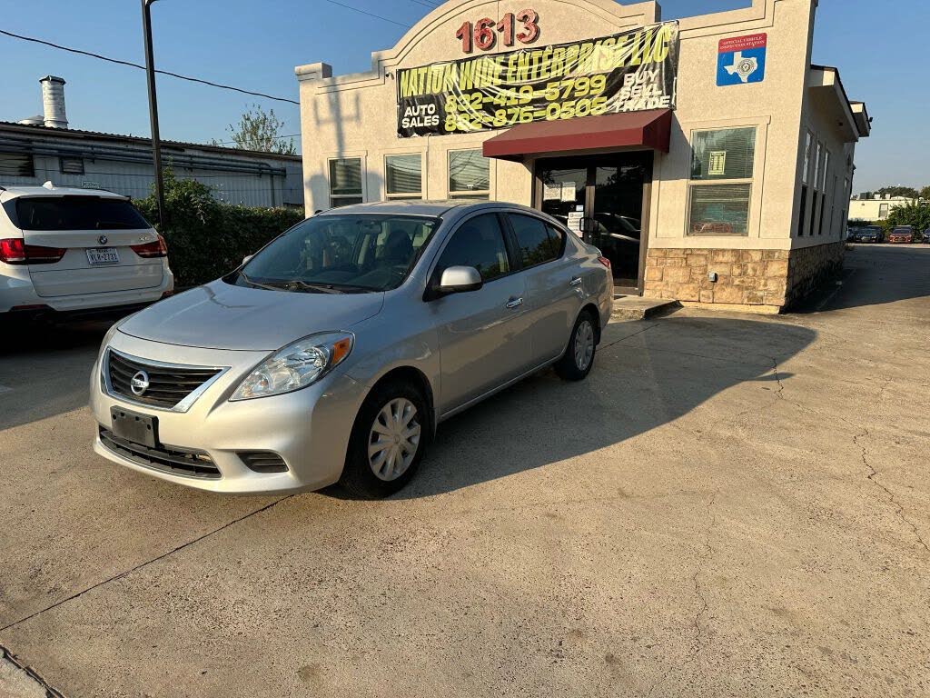 2012 Nissan Versa 1.6 SV