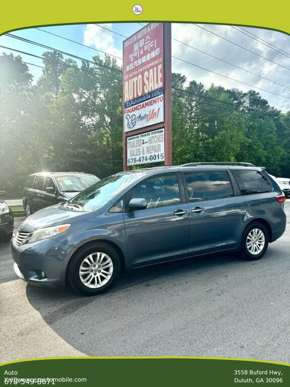 2017 Toyota Sienna XLE Premium 8-Passenger FWD