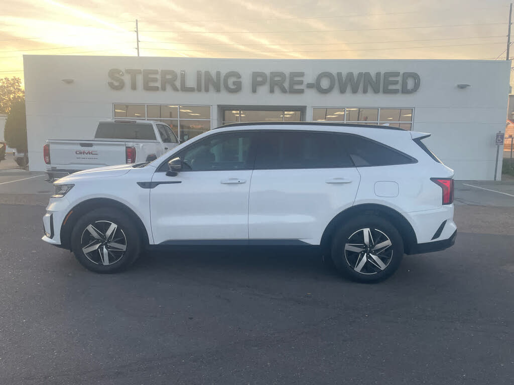 2022 Kia Sorento S FWD