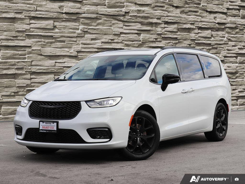 2024 Chrysler Pacifica Limited FWD