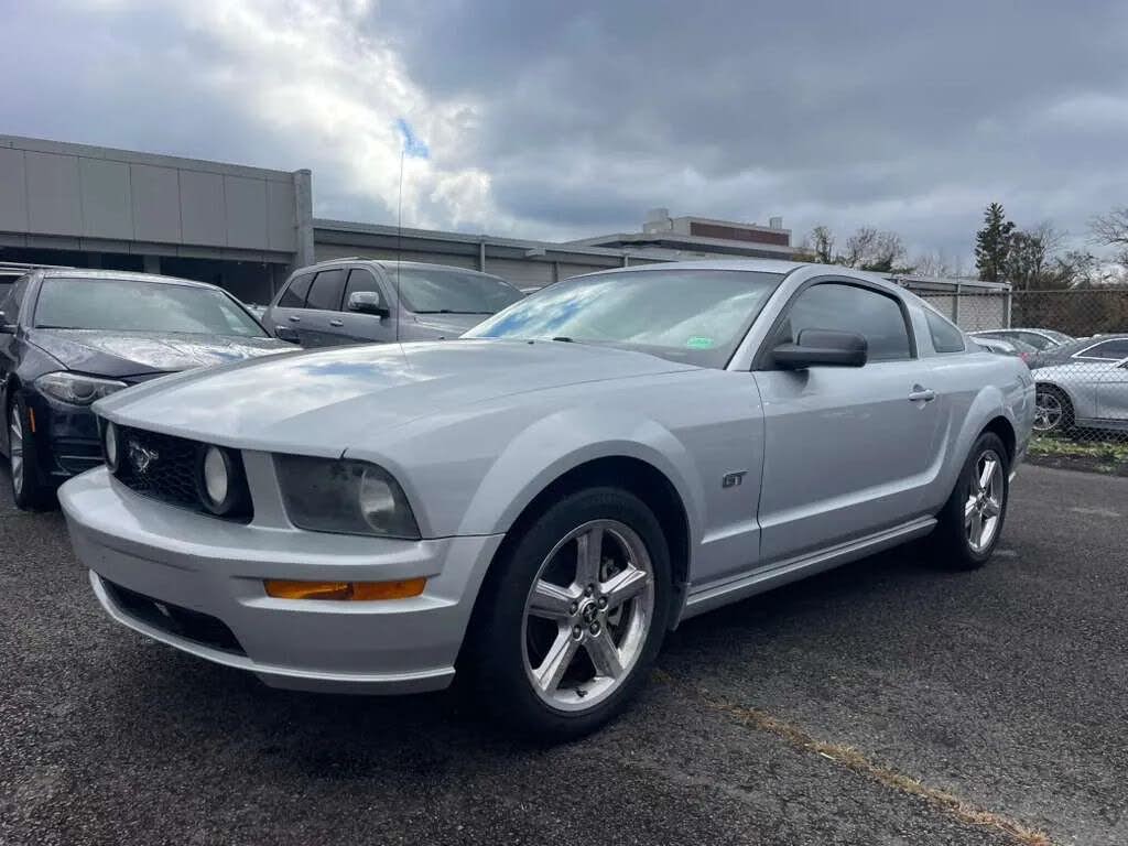2007 Ford Mustang GT Deluxe Coupe RWD