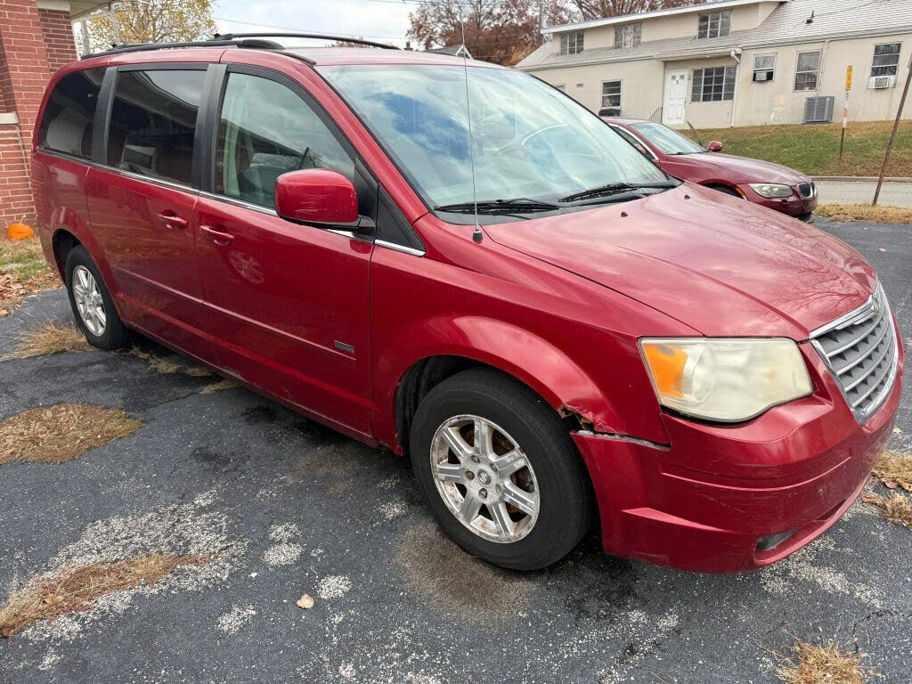 2008 Chrysler Town & Country Touring FWD