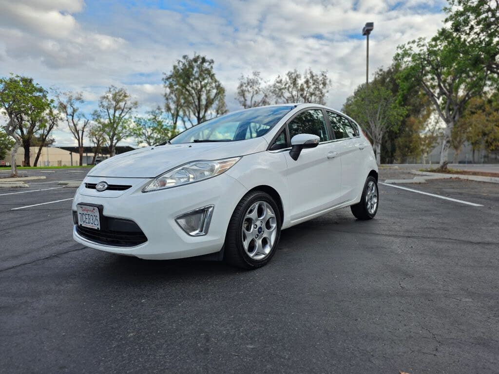 2013 Ford Fiesta Titanium Hatchback