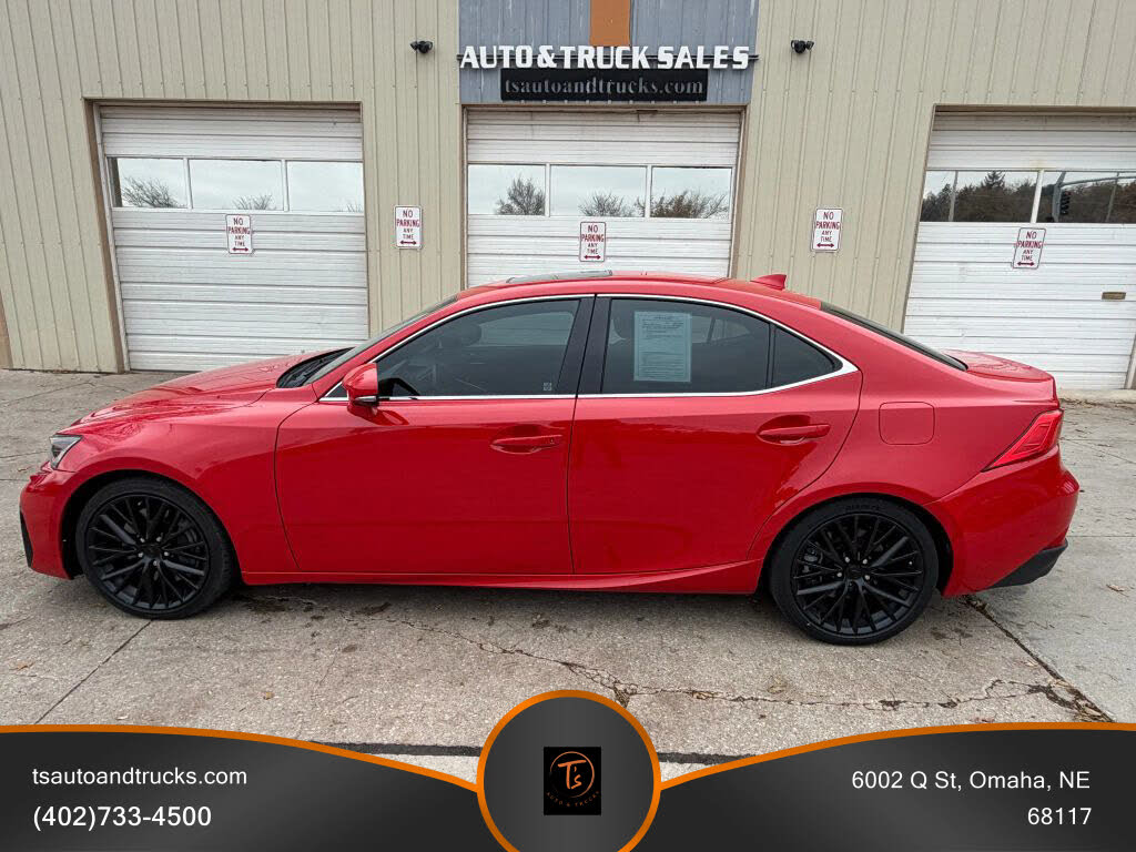 2017 Lexus IS 200t RWD