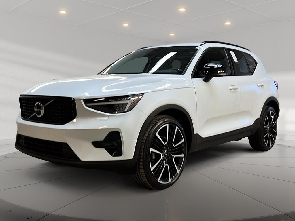 Volvo XC40 B5 Ultimate Dark Theme AWD 2023