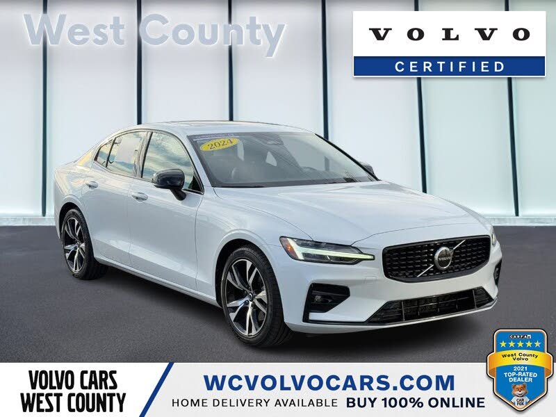 2024 Volvo S60 B5 Core Dark Theme FWD