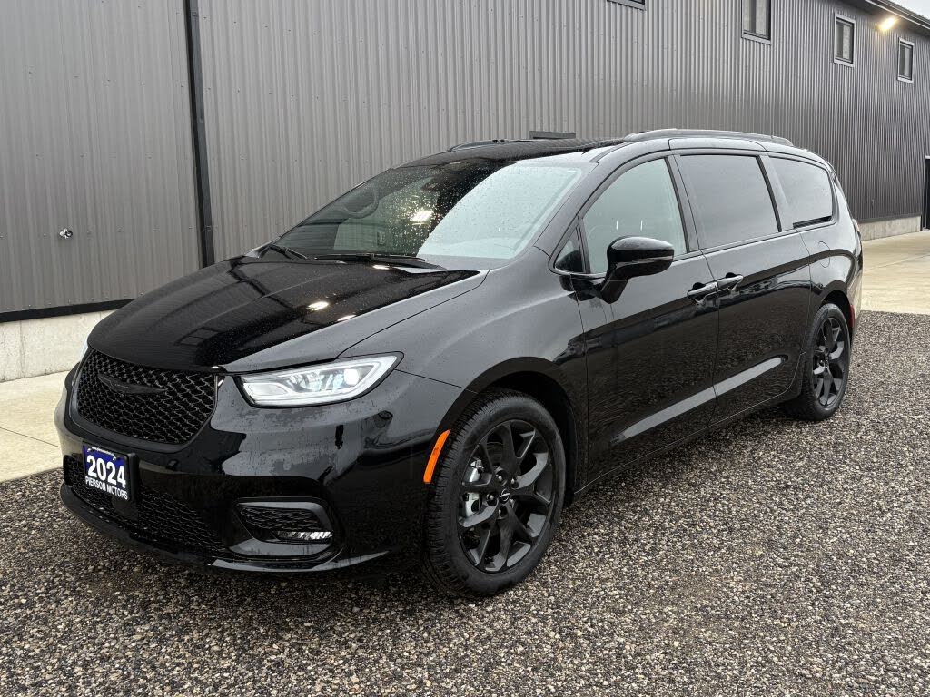 2024 Chrysler Pacifica Limited FWD