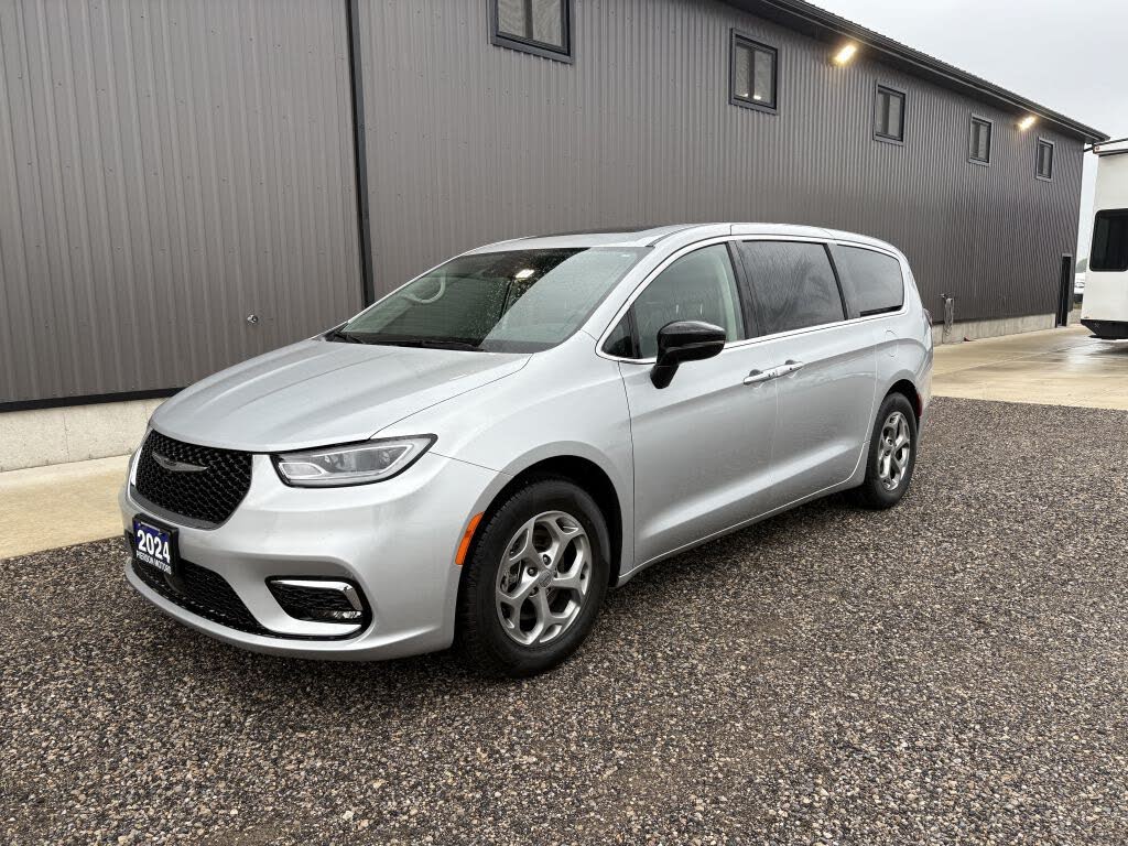 2024 Chrysler Pacifica Limited FWD