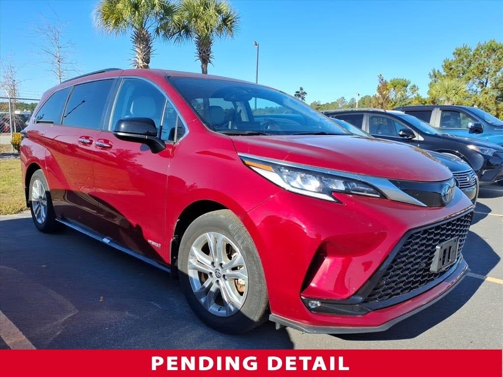 2021 Toyota Sienna XSE 7-Passenger AWD