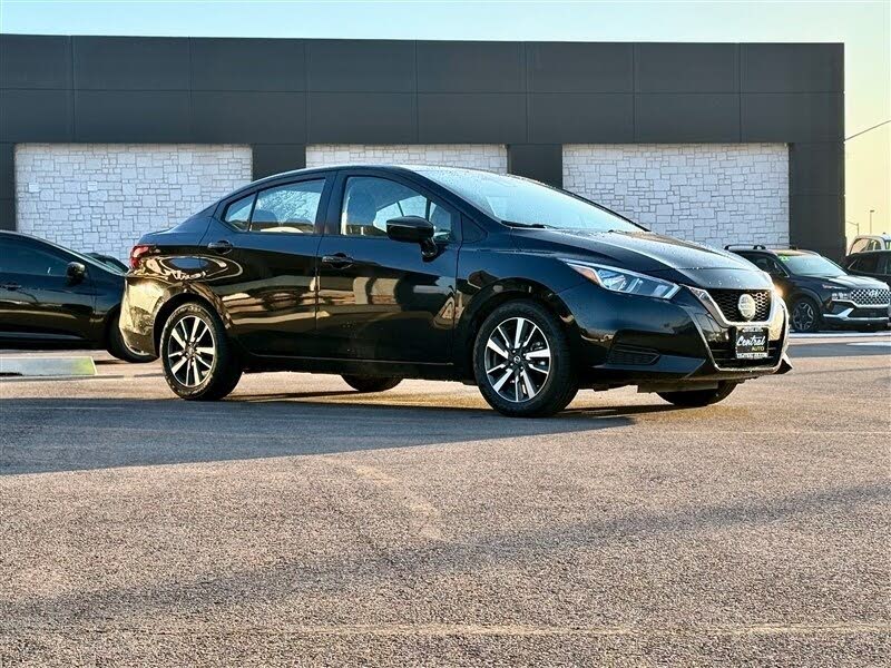 2021 Nissan Versa SV FWD